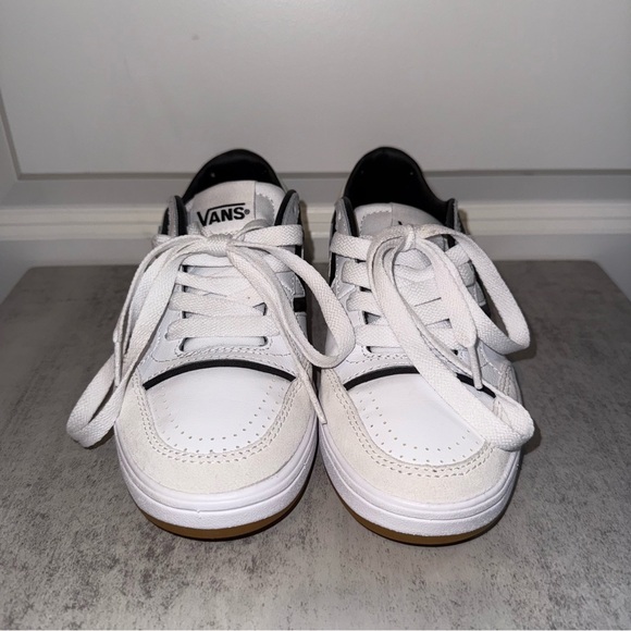 Vans Lowland Serio Collection Black/White Size 4.5 Men -
6 Women - Picture 1 of 7